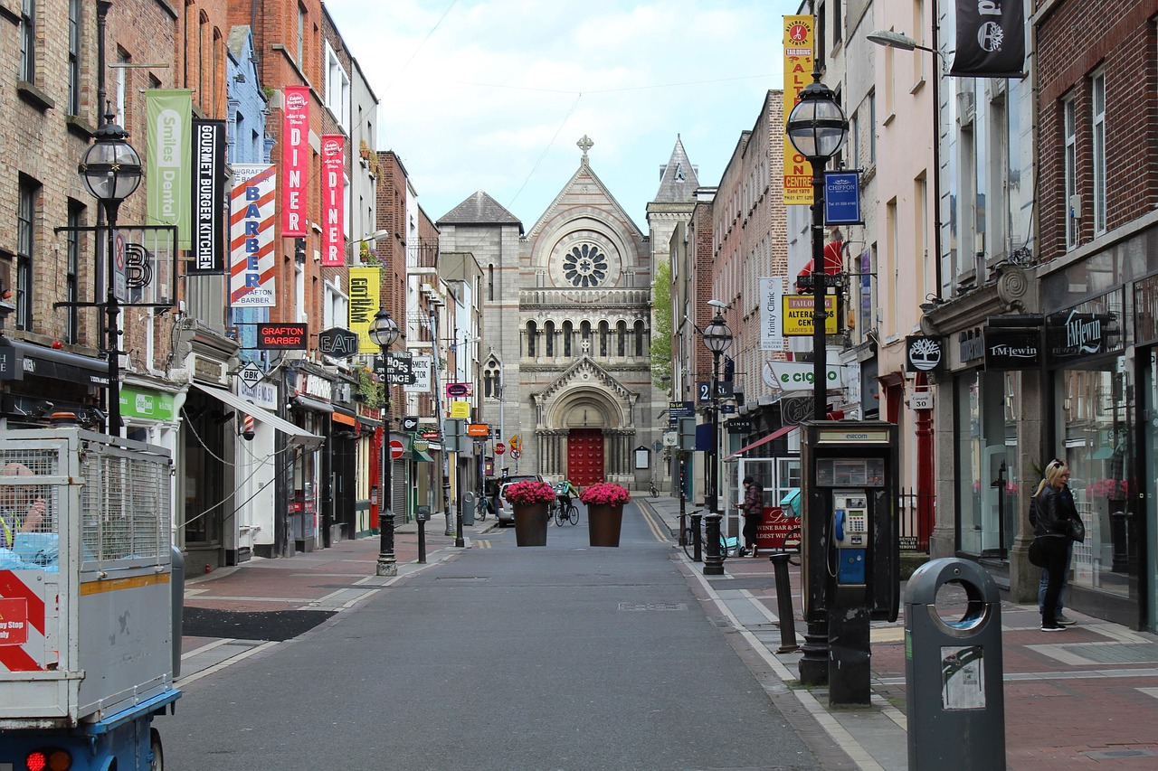 15 Cities Where Locals Genuinely Enjoy Tourists