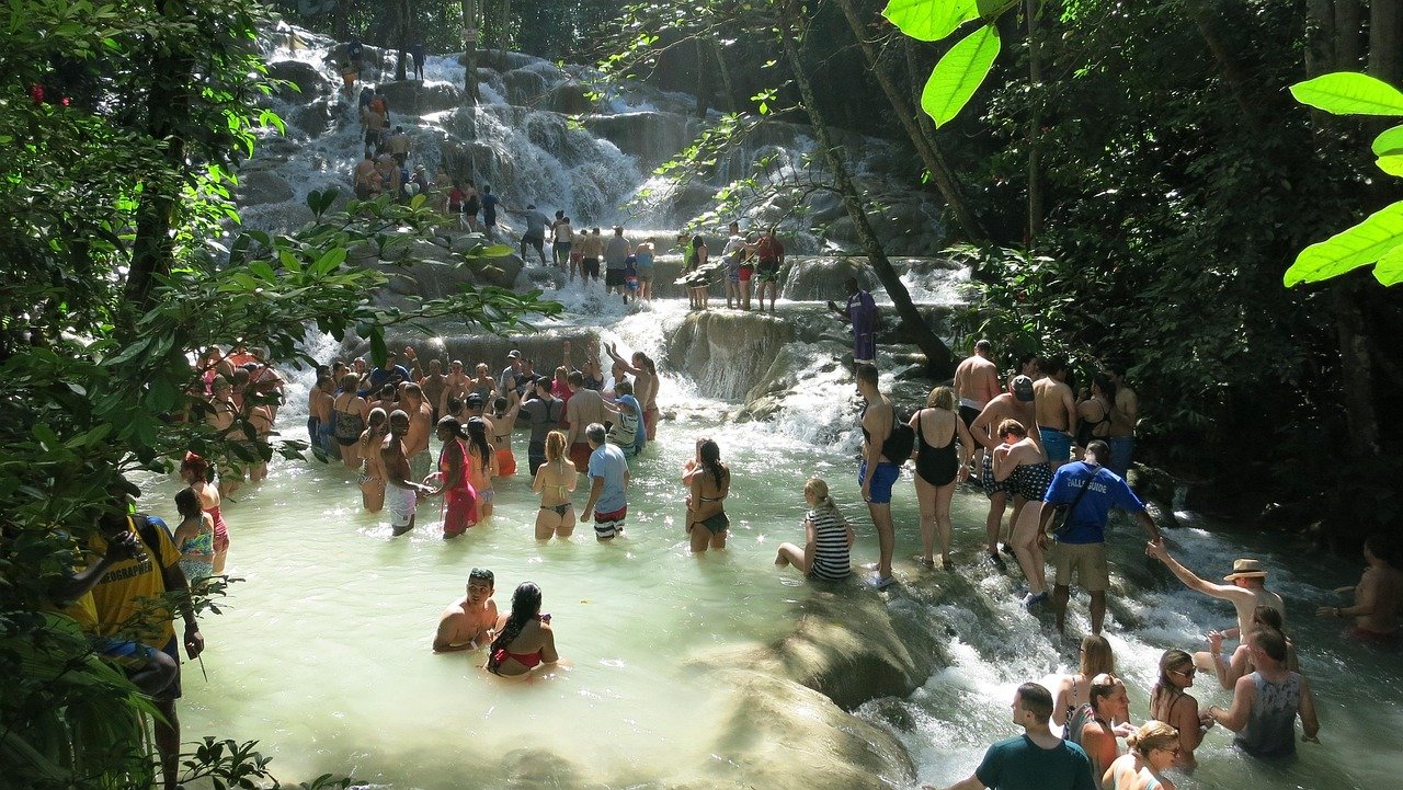 #11 - The Crowded Waterfall Climb That Turns a Natural Wonder Into a Conga Line (Image Credits: Pixabay)